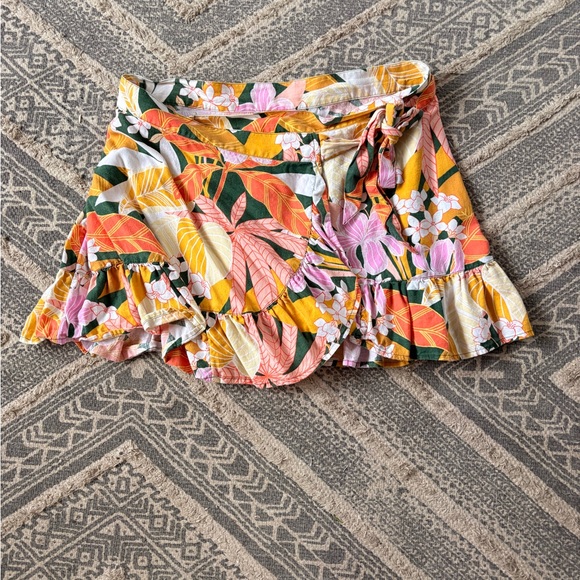 Floral Ruffled skirt - Picture 2 of 4